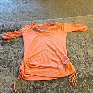 Selling women’s medium 7-8 shirt excellent condition